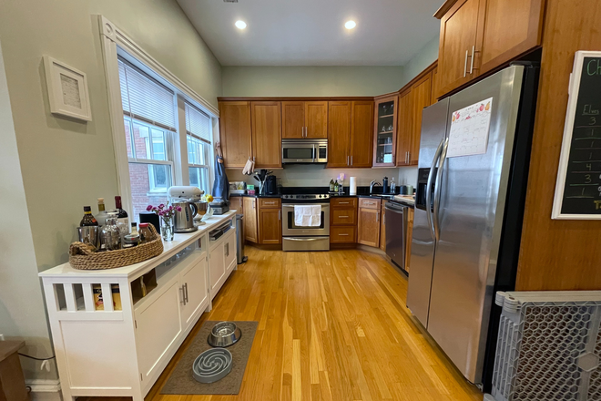Kitchen - Gorgeous 2 Bed / 2 Bath - Available 6/1/26!!