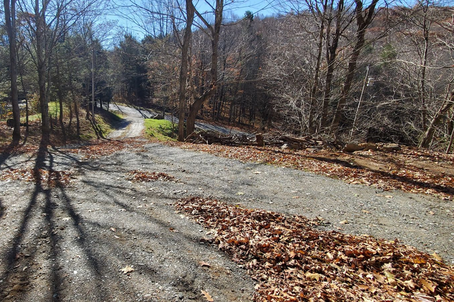 Photo - 2bd/1ba Upstairs Duplex Off Howard's Creek House