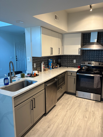 Kitchen - Kimpton Apartments