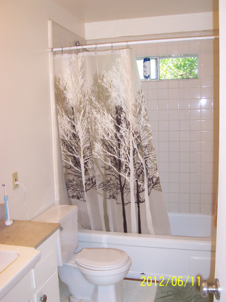 Bathroom - FURNISHED PRIVATE BEDROOM W/SHARED BATH AVAILABLE WALKING DISTANCE TO UCR House
