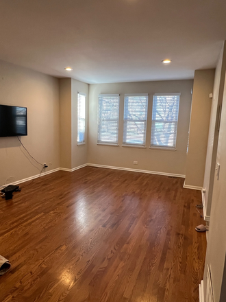 Front part of living room area - 3119 S Indiana, Serving IIT, School of Optometry, Malcom X, St Augustine House
