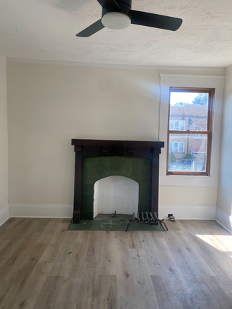 Living room - 5 bed 2 bath 10 Minute Walk From Campus House