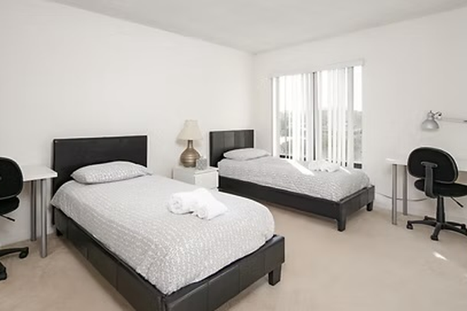 Shared room (2 students) - Fully Furnished Cozy 2B2B Apartment Near UCI – Perfect for Students