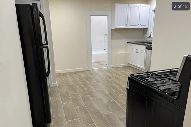 Kitchen Area - 1bd1ba Private Floor Everett Apartments