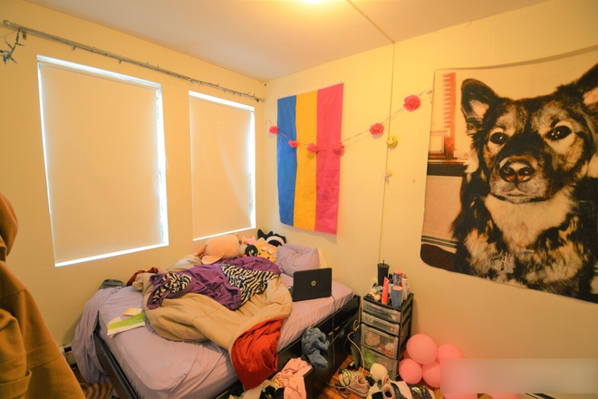 - - Close to Campus! Spacious 4 bed on 1st floor Apartments