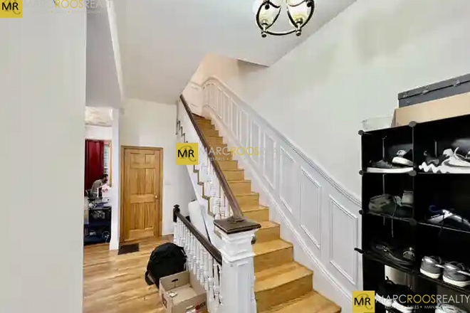 Call call or text Arezou at 617-584-7817 - Renovated top floor 5 bed 2 bath duplex in Highland Park with w/d in unit and AC!!NO BROKER FEE! Apartments