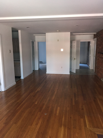 hubrealtyproperties.com - Updated large 3 bedroom condo, with deck/patio, in the South End