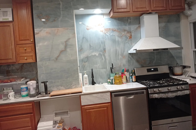 Kitchen - Quiet and safe house in 7-mins walk to medical/nursing/public health schools and hospital