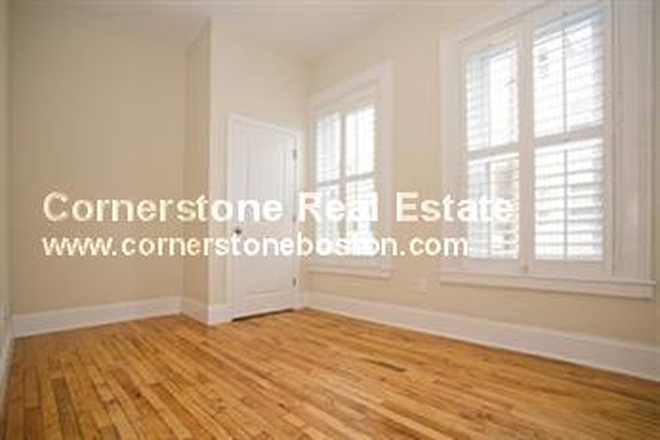 Bedroom - Room for Rent in Beautiful Apartment  - Close to Harvard Med and bus #1