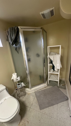 The bathroom - Room sublet for June 450(negotiable) 1.1 miles from campus