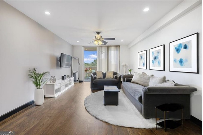 Dinning room / living room - Somerset Heights Condominiums