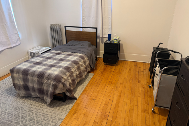 Bedroom - Symphony 1 BD & BA 4-Month Sublet (5/1/26 - 8/31/26)