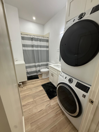 Bathroom 1 - Furnished  modern 4 bed 2 bath In-Unit laundry Fort Hill June or Sept Move in No Fee Apartments