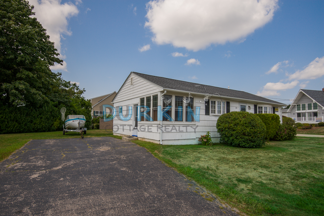Exterior - 2 Bed Ranch with Enclosed Porch House