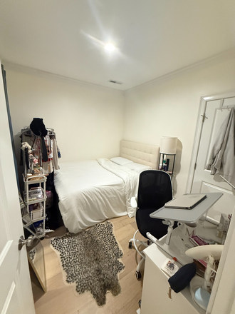 Bedroom - Sublet for July and August, 5 min walk from Airport Station