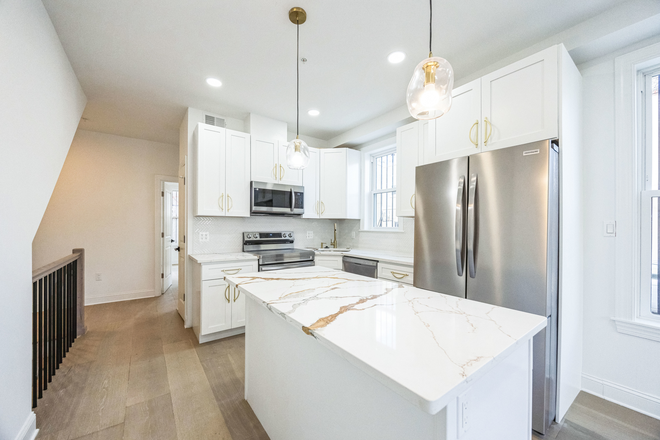 kitchen area - University City 3 Bed with 3 Private Baths