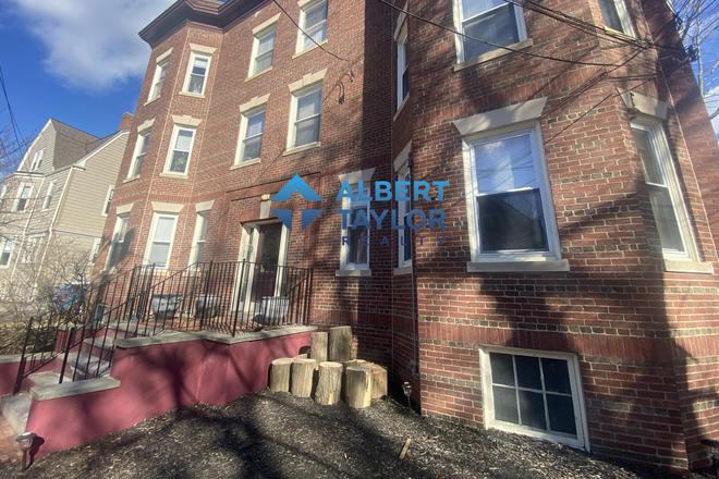 Exterior - Massive 2 Bed 2 Bath in North Cambridge!! Apartments