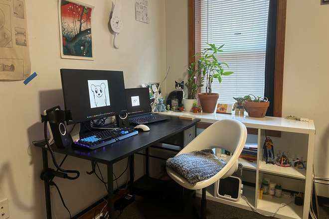 Desk Set-up - 24 Westland Ave,  BSMT APT, 3 min to campus