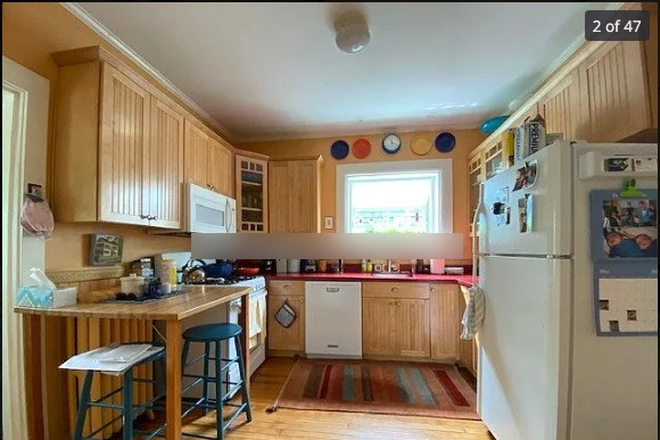 - - Available June 2026. Close to Campus! Spacious 6 bed 2.5 bath Single Fam House w/ Laundry