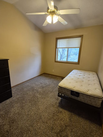 Bedroom - Crestview Riverbend Apartments