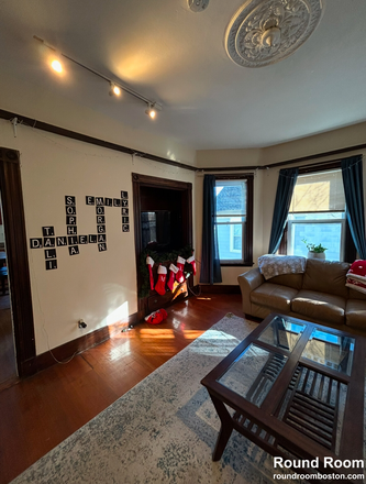 Living Area - Cheapest 5 Bed 2 Bath off-Campus!!