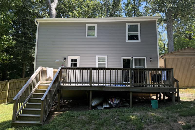 House Rear - 2 BR Home w/ Office Loft. Large Deck & Fenced Yard - Pets Welcome.