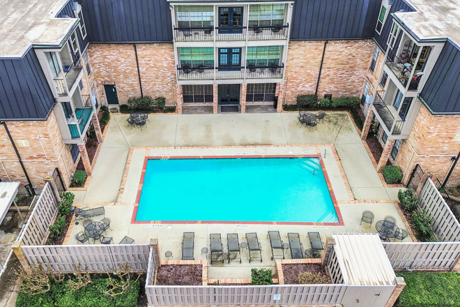 Pool area - 1-Bedroom Gem Minutes From Rice University - Lease Today! Condo