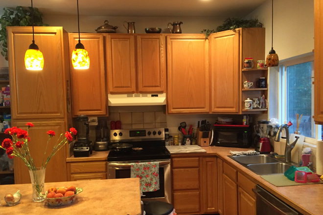 kitchen - Furnished room in upscale Boulder home