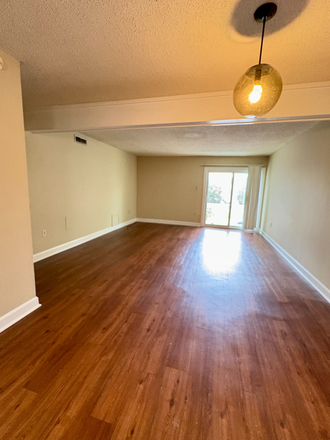 LOTS OF LIGHT - READY TO MOVE IN! Apartments