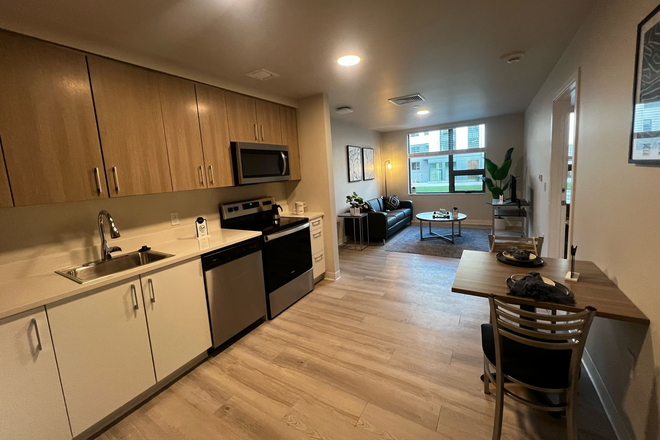Living room/Kitchen - Fieldstone Slate
