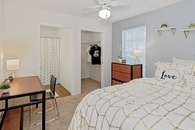 Private bedroom - College Station