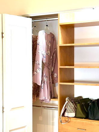 Organized closets - All-amenities-included apartment close to campus