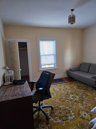 Not shown - Twin Bed - Great Room Available in a Private House - $1200/month