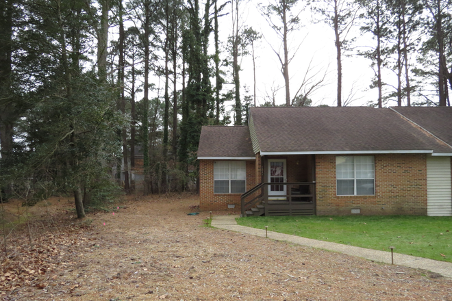 Front - 131 King Henry Way