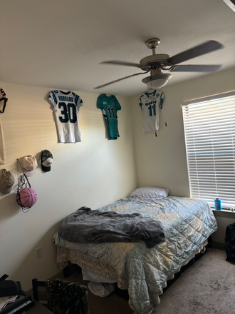 Room - University House Fayetteville