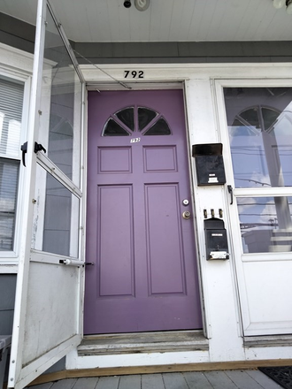 front door - 3-bedroom 1 bath across from South Campus Apartments
