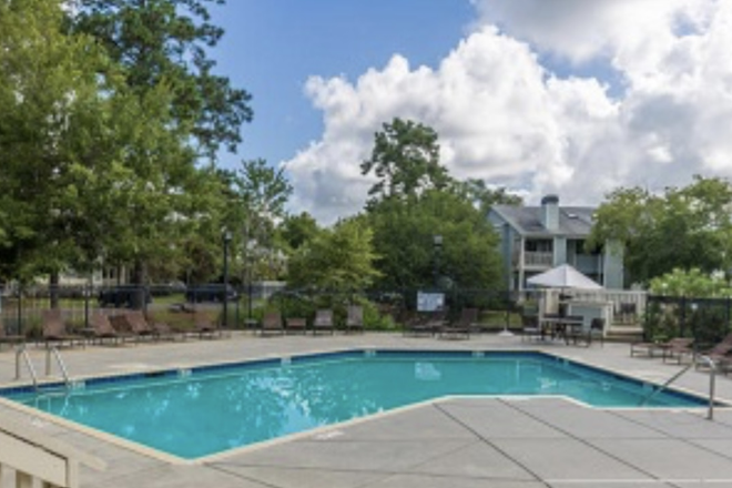 Pool - Bay Club Sea Lofts