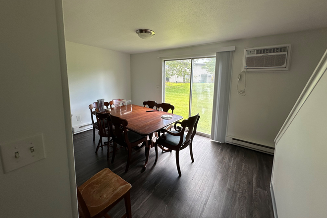 Dining room - The Social Amherst Townhome