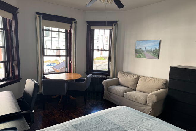Large Single Photo 2 - Furnished 2-Bedroom Split Apartment for January 1