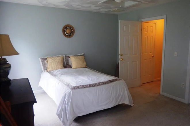 Bedroom - Cottage close to campus