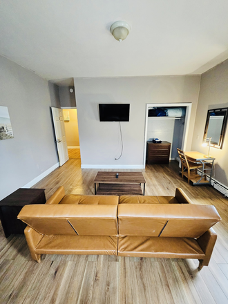 Room - Monthly furnished place near Brown, Whole Foods