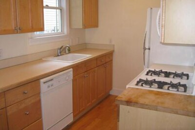 kitchen - Brookline Street Condo