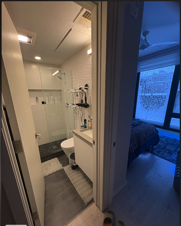 subleased private bathroom - Apartment near campus