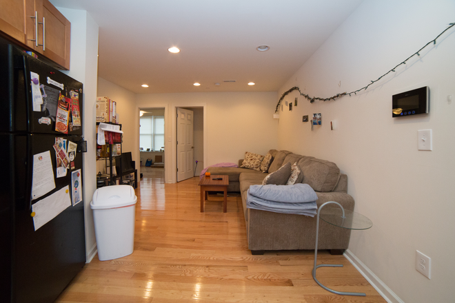 living room - Gorgeous modern 3 bed 1 bath apartment