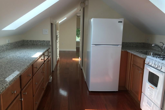 kitchen - 14-16 Netherlands Rd (furnished) post-doc/research fellow house