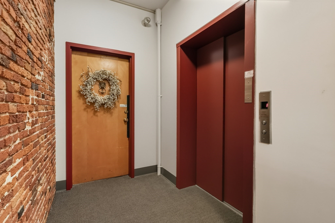 Elevator - Prime North End - Waterfront Location Condo