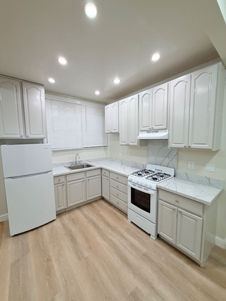 kitchen - 10 min from Campus