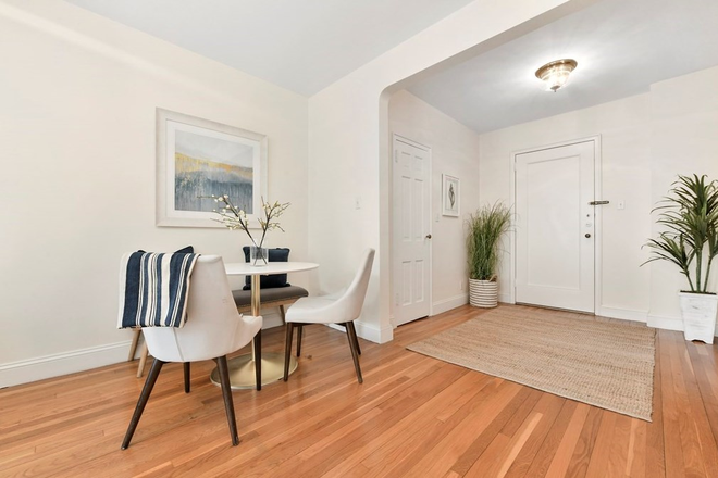 Dining area of open plan LR/DR - Rare Opportunity for Best Location in Cambridge at Discount - Beautiful 1 BR - Quiet Tree Lined St Condo