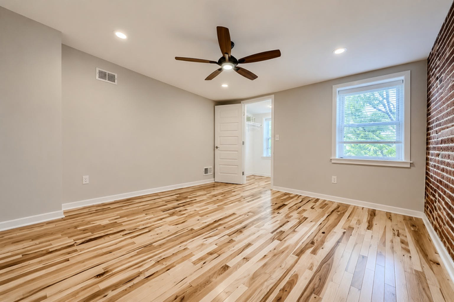 second bedroom - 2 Rental Units in Townhouse (Master bedroom/master bathroom + second bedroom/private bathroom)