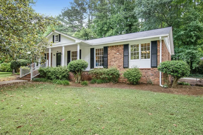 Front of House - Clairmont Campus Home (w/ Roommates and Cats)
